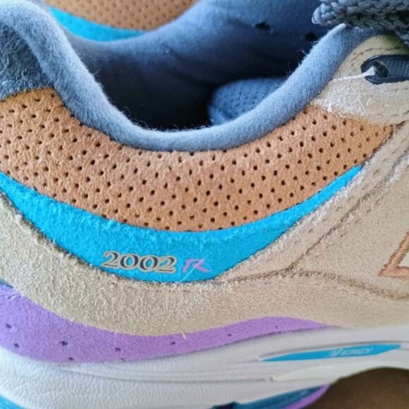 New Balance 2002 r running shoe - Picture 7 of 8